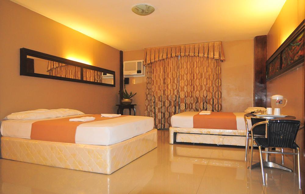 The Royal Coast Tourist Inn Panglao-stad Buitenkant foto
